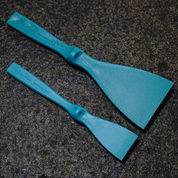 Amy Roke Glue Applicator