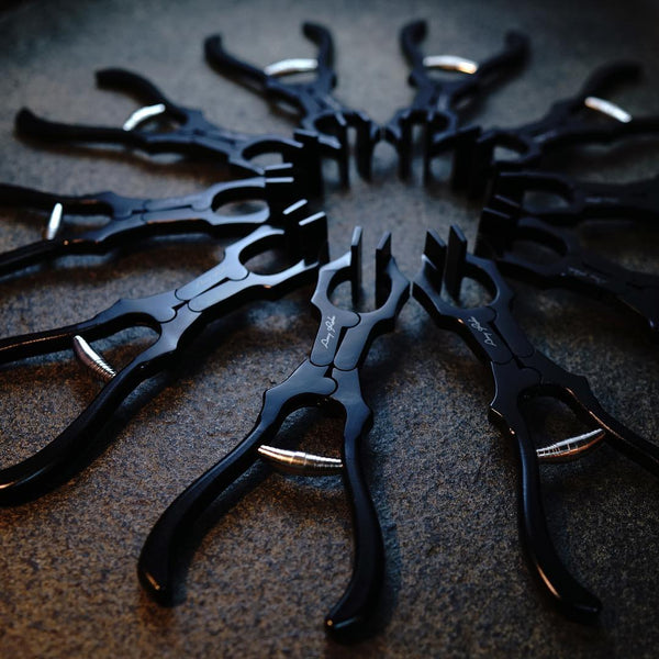 Leathermob Atelier Amy Roke Leather Clamp Pincer Plier Clamping Creasing Edge Stitching leathercraft