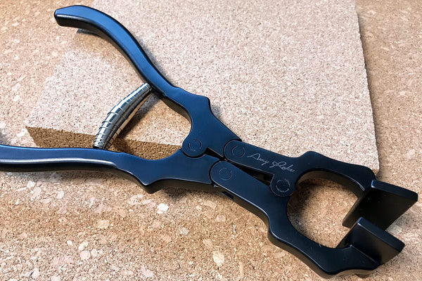 Leathermob Atelier Amy Roke Leather Clamp Pincer Plier Clamping Creasing Edge Stitching leathercraft